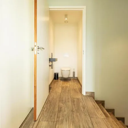 וילה 77 - Beachfront | Directly On The With Views Over The Water *