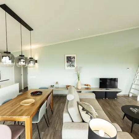77 - Beachfront | Directly On The With Views Over The Water * 奥德多普