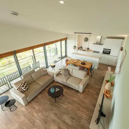 77 - Beachfront | Directly On The With Views Over The Water *
