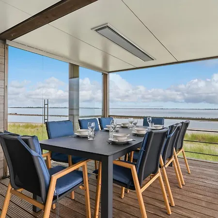 77 - Beachfront | Directly On The With Views Over The Water Ouddorp